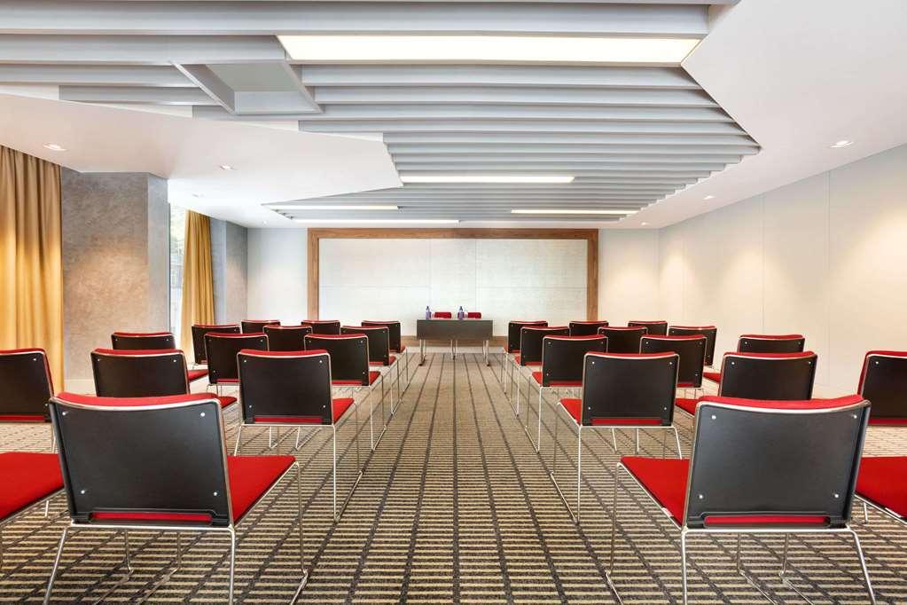 Ramada Encore Тбілісі Зручності фото