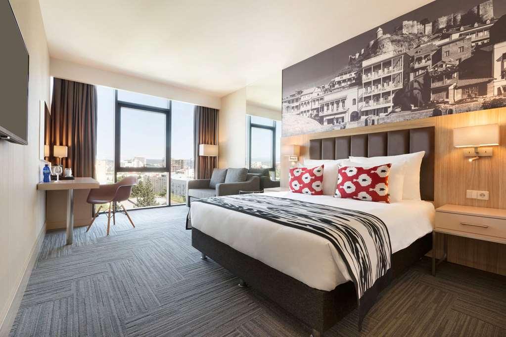 Ramada Encore Тбілісі Номер фото