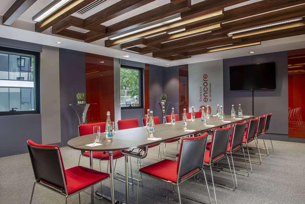 Ramada Encore Тбілісі Зручності фото