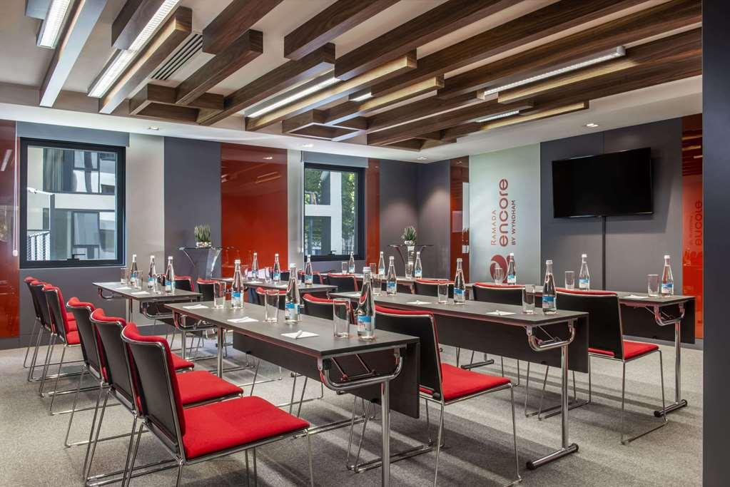 Ramada Encore Тбілісі Зручності фото